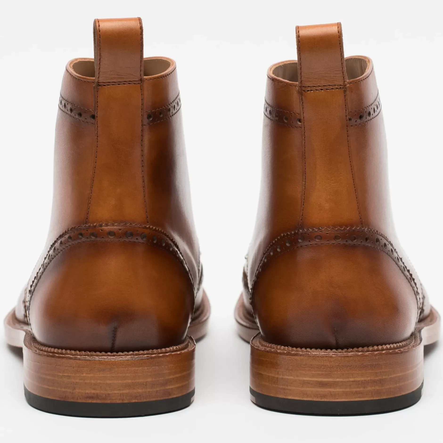 TAFT Boots>The Mack Boot In Burnt Honey Vachetta Leather |